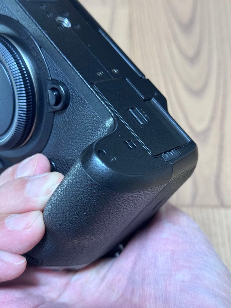 FUJIFILM X-H1 富士フイルム 予備のバッテリー付き中古品