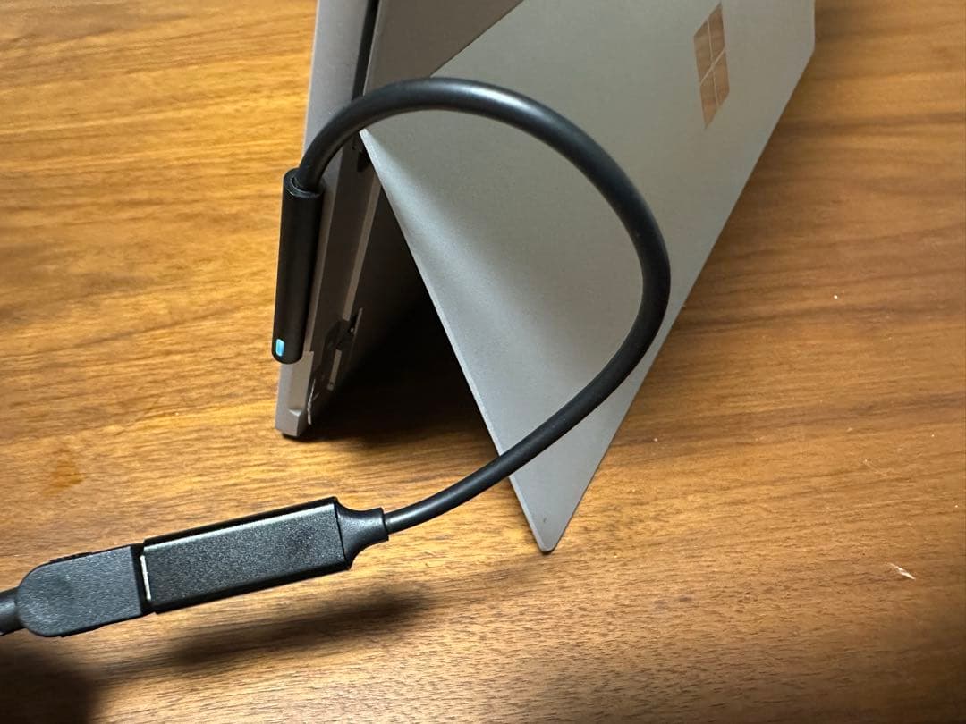 美品Surface Pro5 LTEモデル i5-7300 128GB