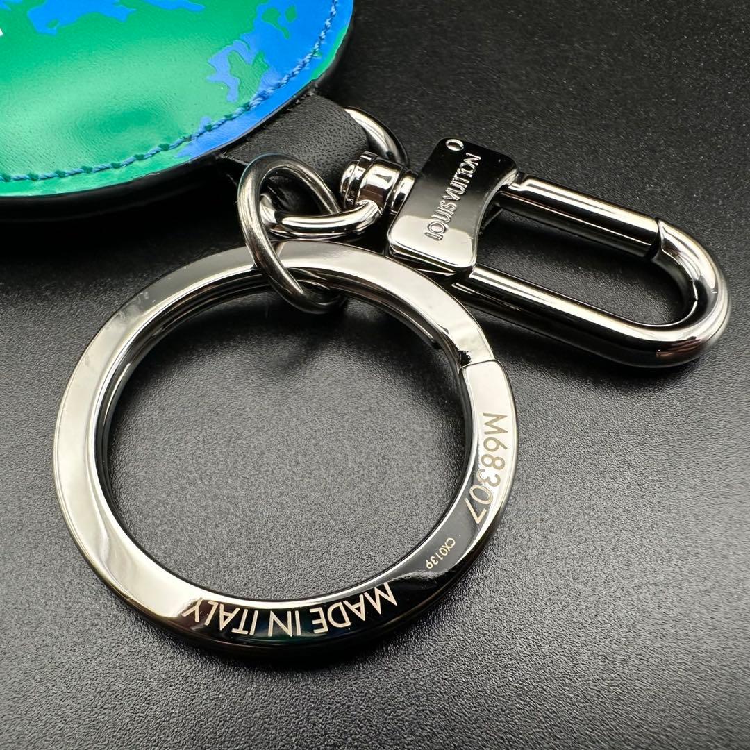 未使用級✨　ルイヴィトン　キーホルダー　M68307　ロゴ　刻印　1382