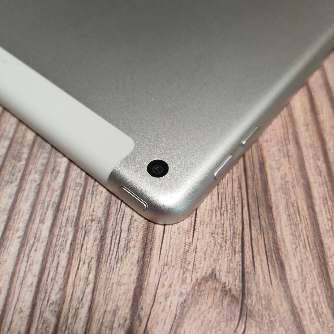 iPad 第6世代 32GB シルバー SIMフリー 美品