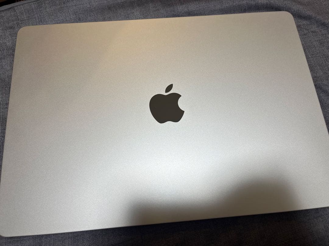 Apple MacBook Air M3 15インチMOFTスタンド付き
