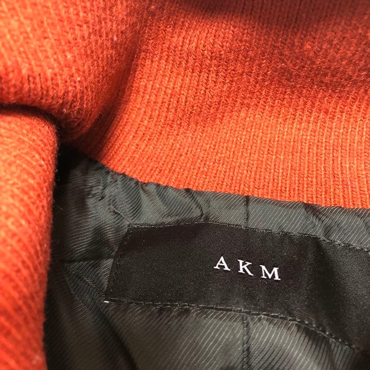 ★訳あり　AKM フード風デザイン　ダウンジャケット　赤