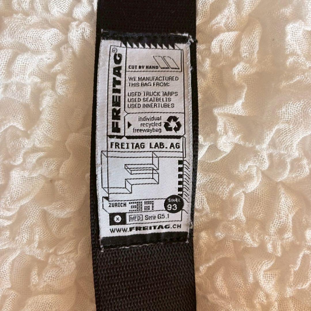 FREITAG F11 LASSIE 小さな英字入り