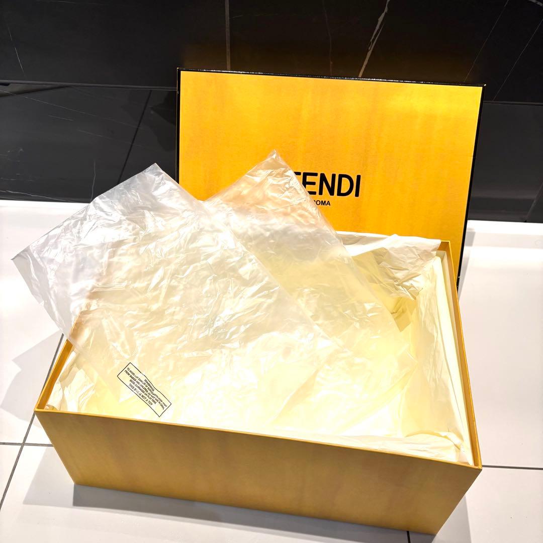 美品‼️FENDI フェンディフロー サイドジップ ロゴ入り スニーカー