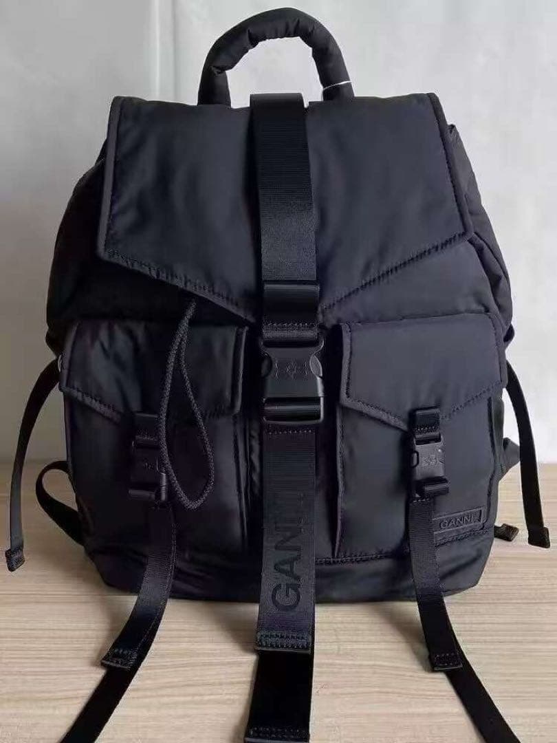 GANNI ブラック ナイロン バックパック