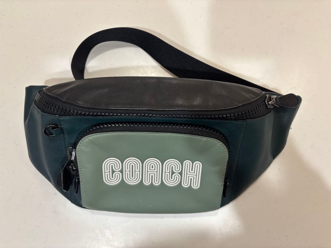 美品　正規品　コーチ　COACH ボディバッグ ダークグリーン×ブラック