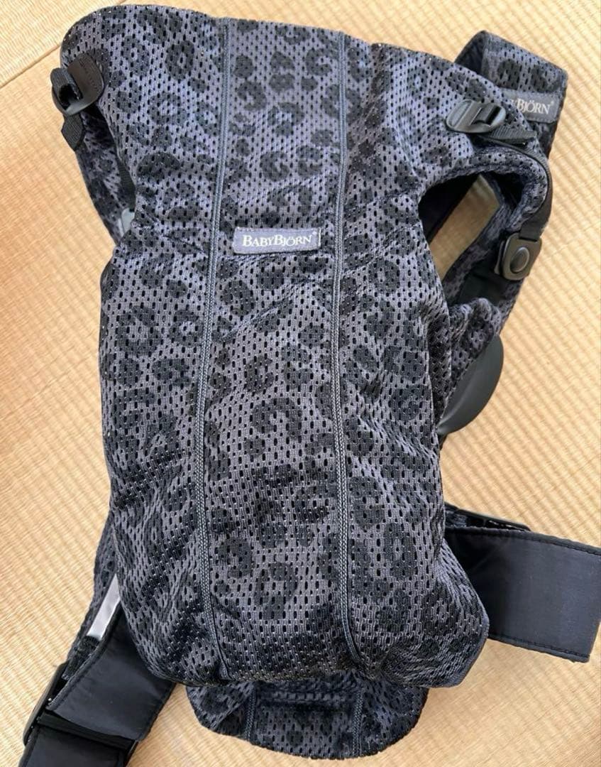 ベビービョルン　抱っこ紐　レオパード