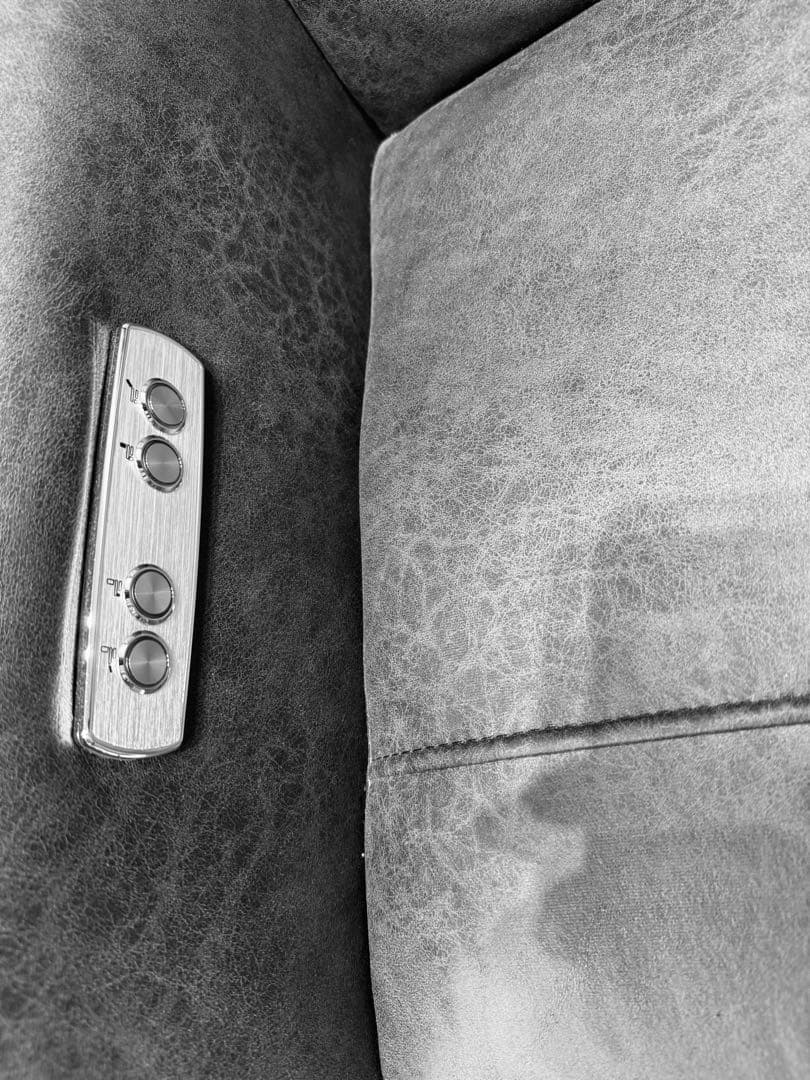 【新品未使用】【レザーテック　革】【電動リクライニングチェア】【人気カラー】