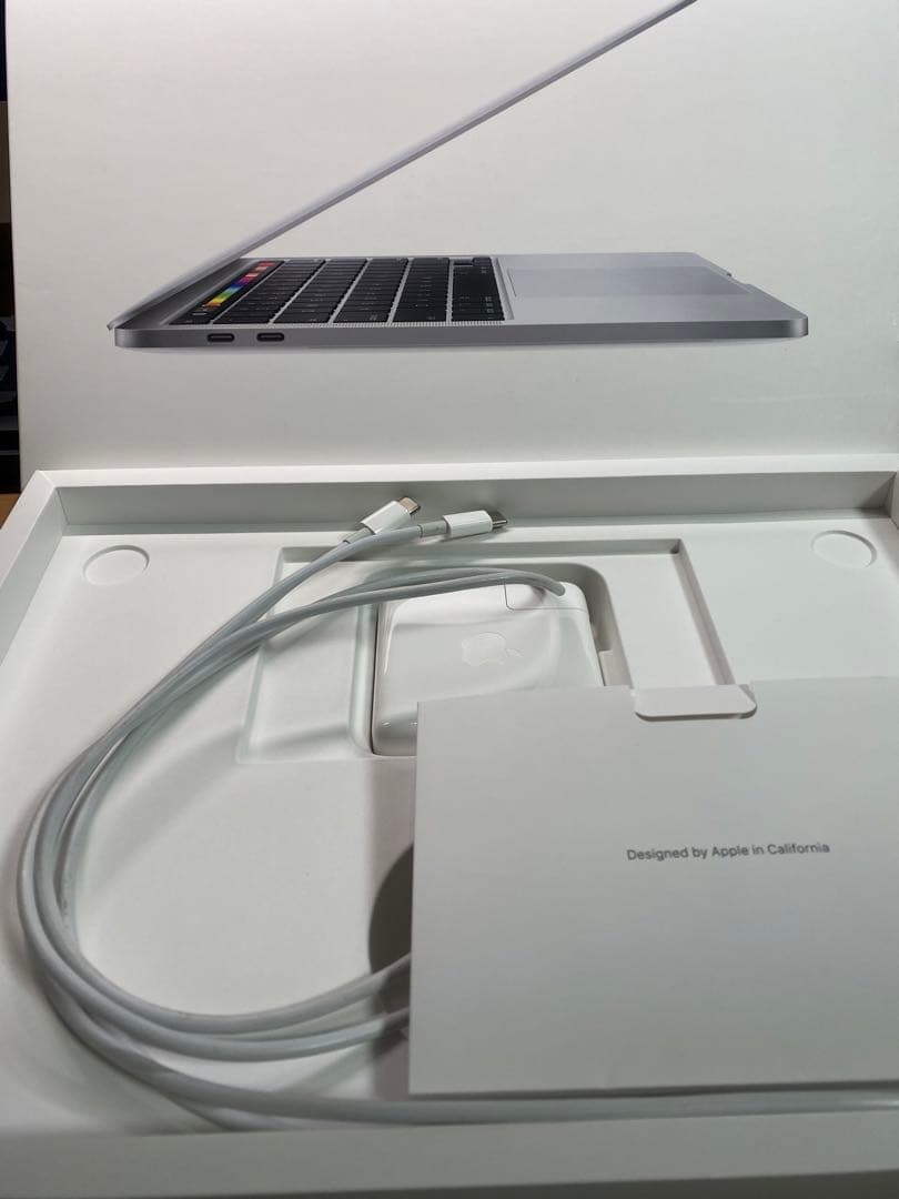 2020年モデルMacBook pro Touch Bar 13インチ、US配列