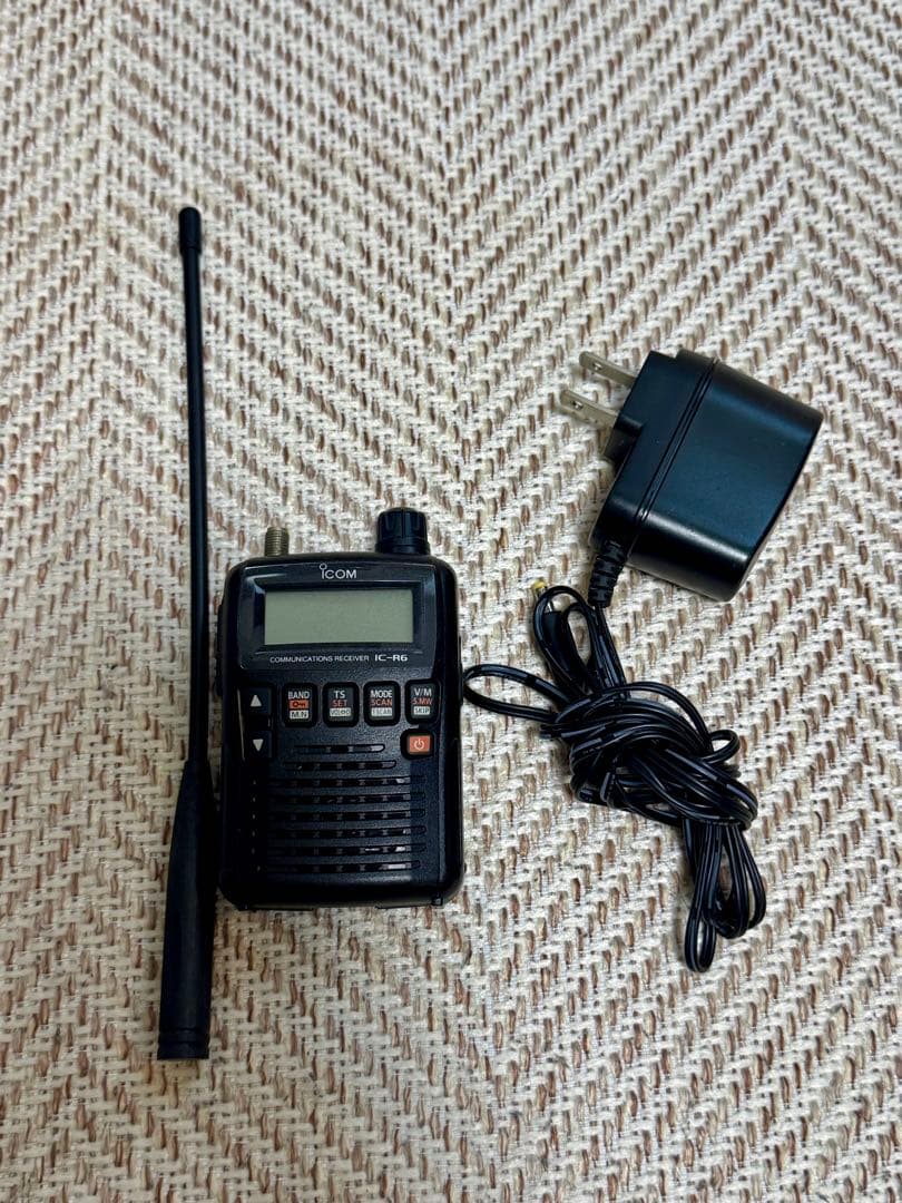 ICOM IC-R6 受信機 充電器付き