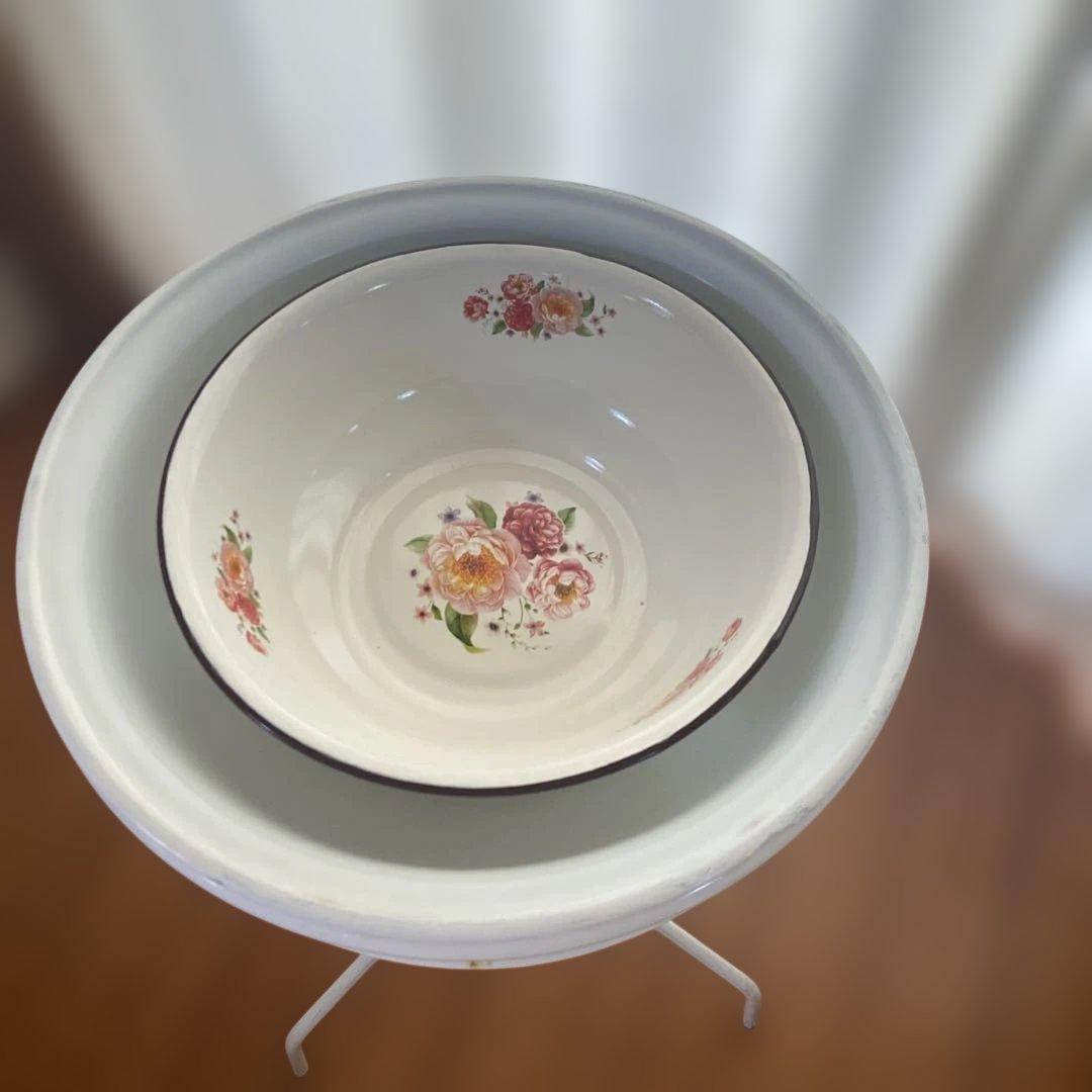 マリービンテージホーロースタンド付きホーローボール2点