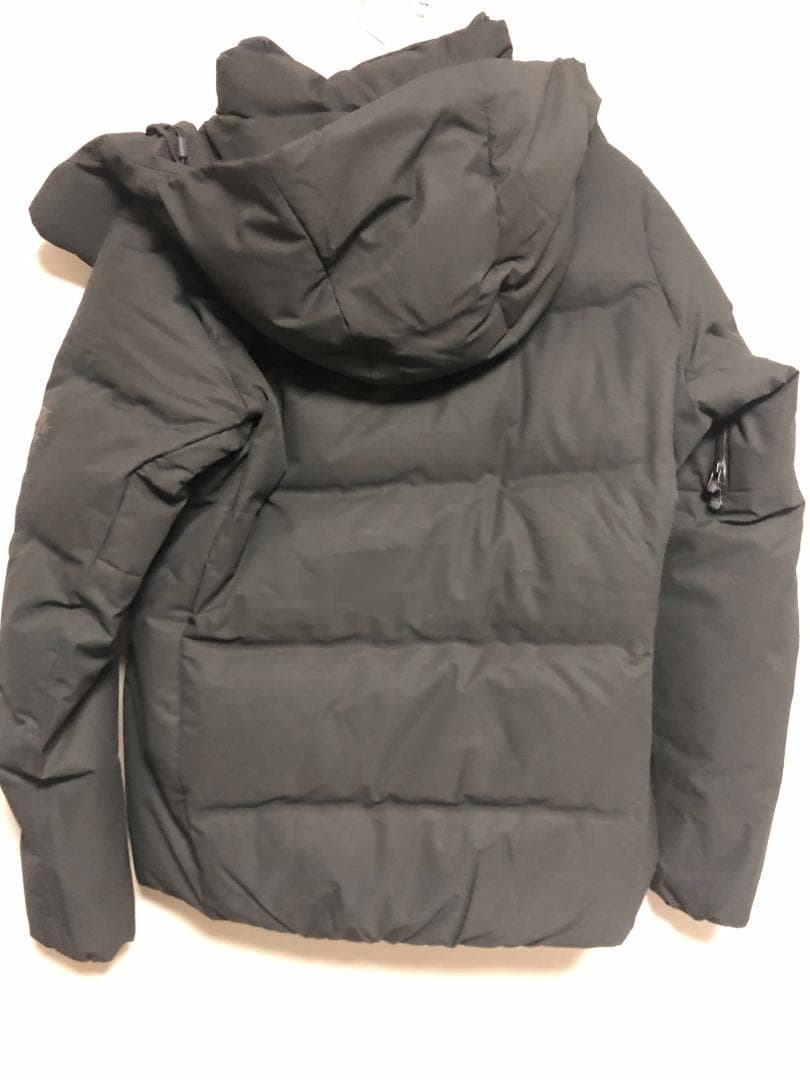 未使用 デサント オルテライン マウンテニア 水沢ダウンジャケット M ブラック