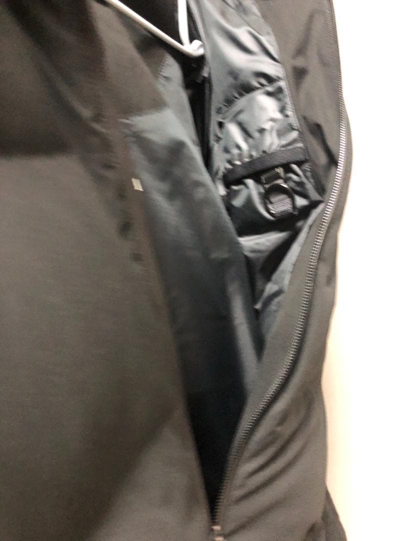 未使用 デサント オルテライン マウンテニア 水沢ダウンジャケット M ブラック