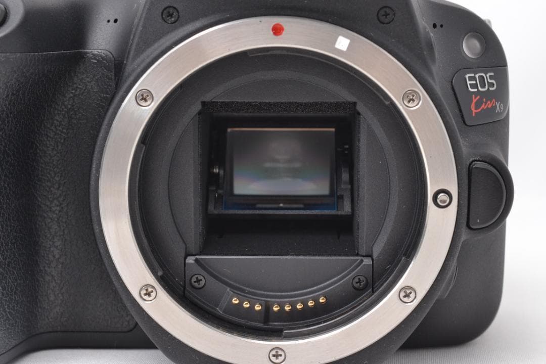 ■美品 S数7,950回 ■ キャノン　Canon Kiss X9 レンズキット
