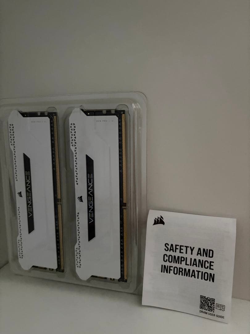 メモリー CORSAIR VENGEANCE PRO DDR4 32GB 3200MHz