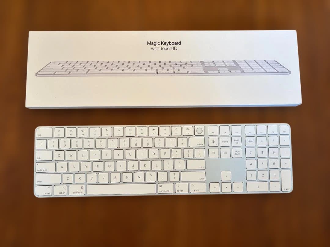 Apple Magic Keyboard テンキー付き - 英語 - シルバー