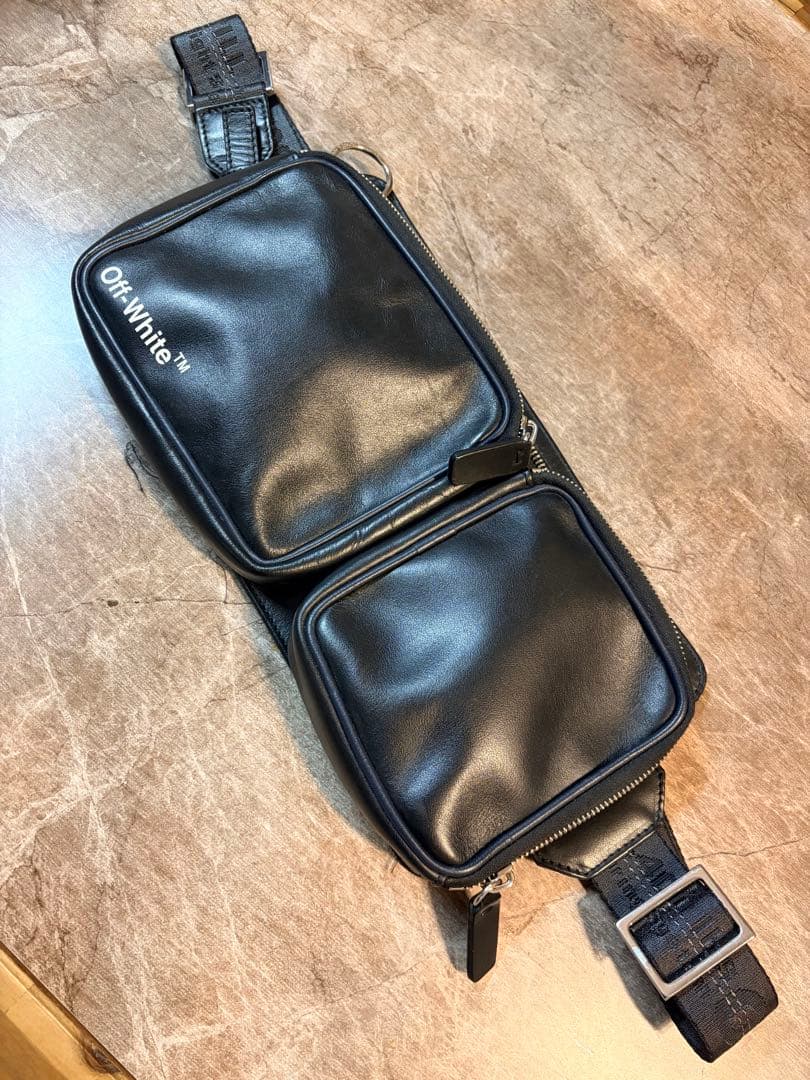 Off-White ボディバッグ レザーブラック