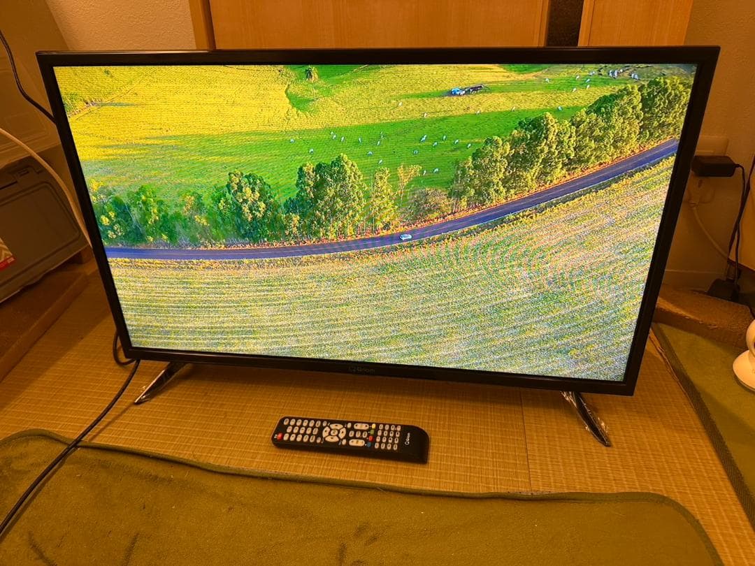 山善　ヤマゼン　32型 テレビ　QRT-32W2K　2022年製　映り綺麗美品！