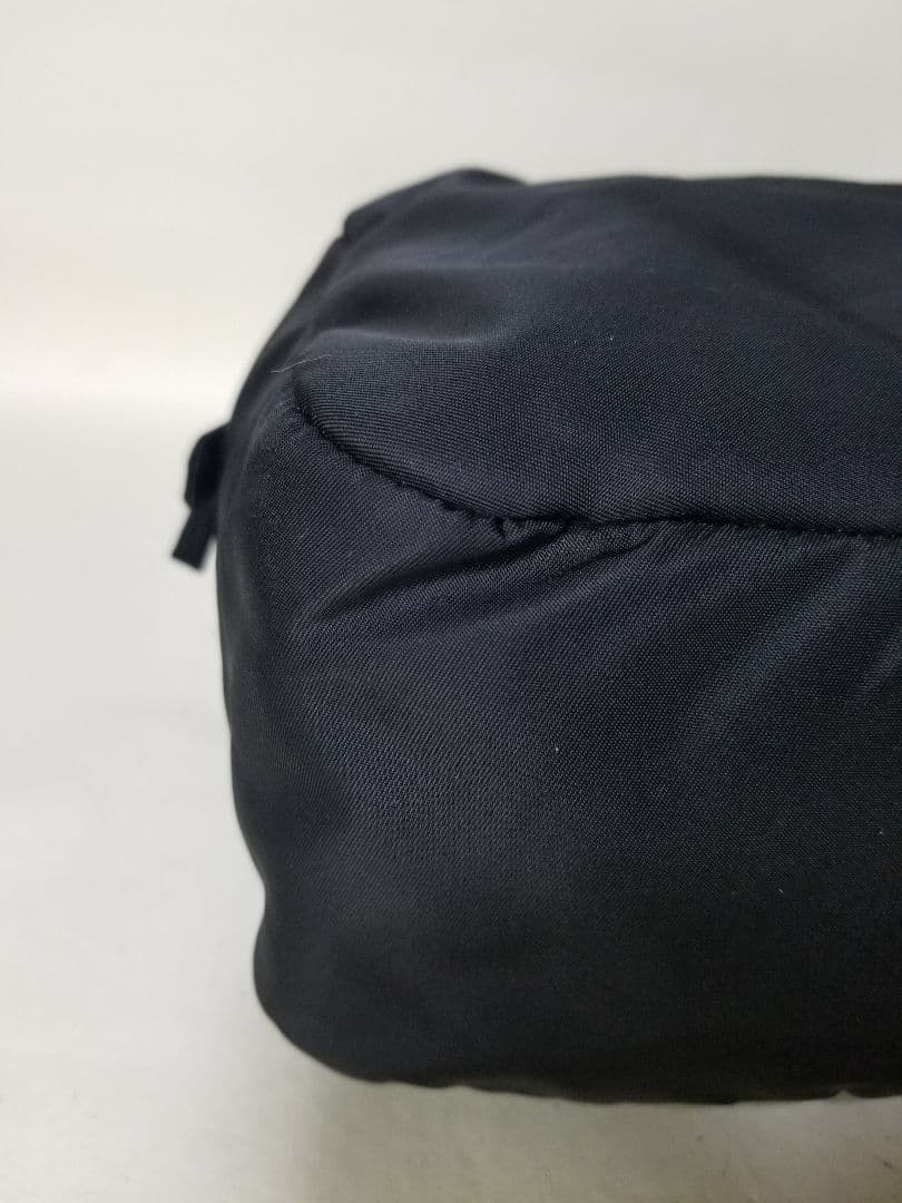 プラダ テスート ブラックナイロン ハンドバッグ/トートバッグ、レディース、