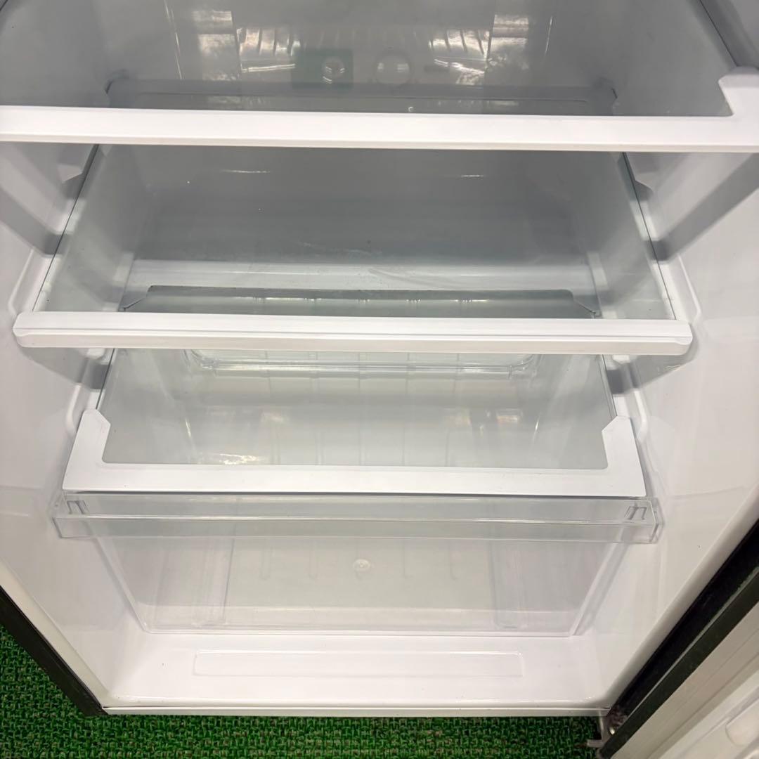 683 大きめサイズ　同棲向け　冷蔵庫　小型　大型　200L強 美品　半年保証付