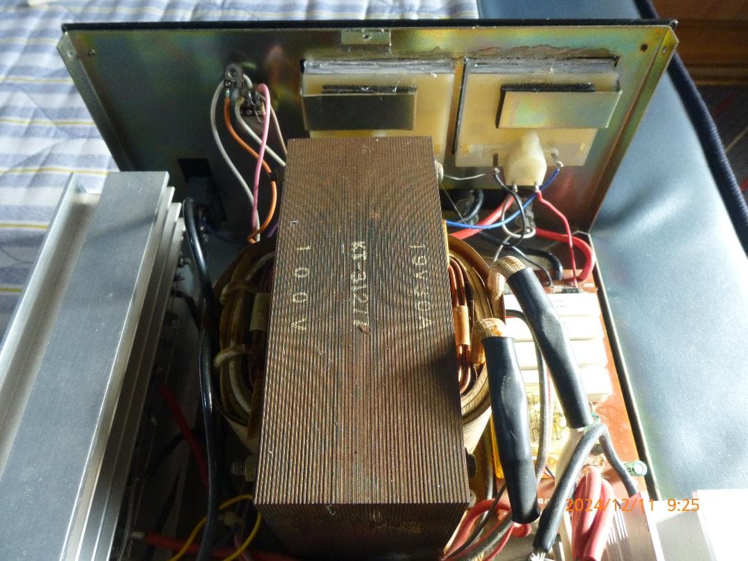 最安販売中　DIAMOND　30Aの大容量　巨大トランス安定化電源