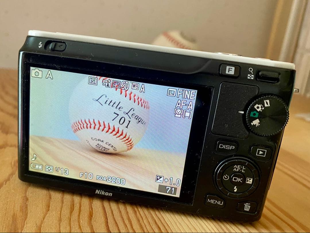 Nikon1 J1 ミラーレス一眼 ホワイト