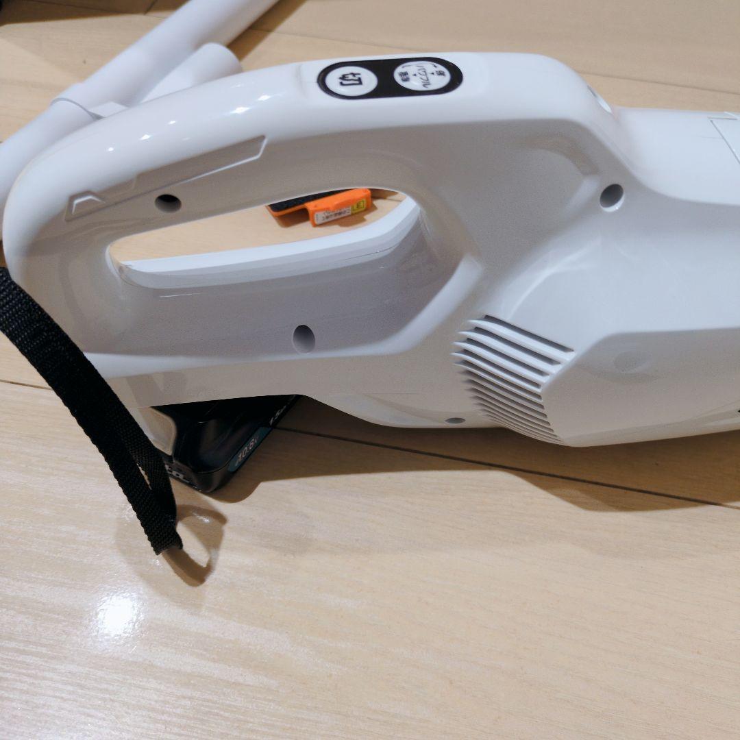 Makita CL107FDSHW 掃除機 バッテリー・充電器・紙パック30付