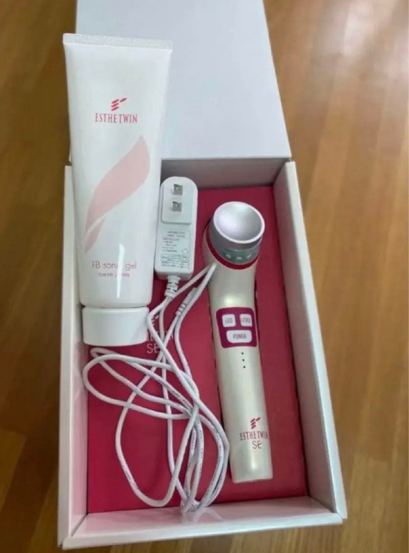 買うなら今！！この夏大活躍間違いなし！！！エステツインSE 美顔器