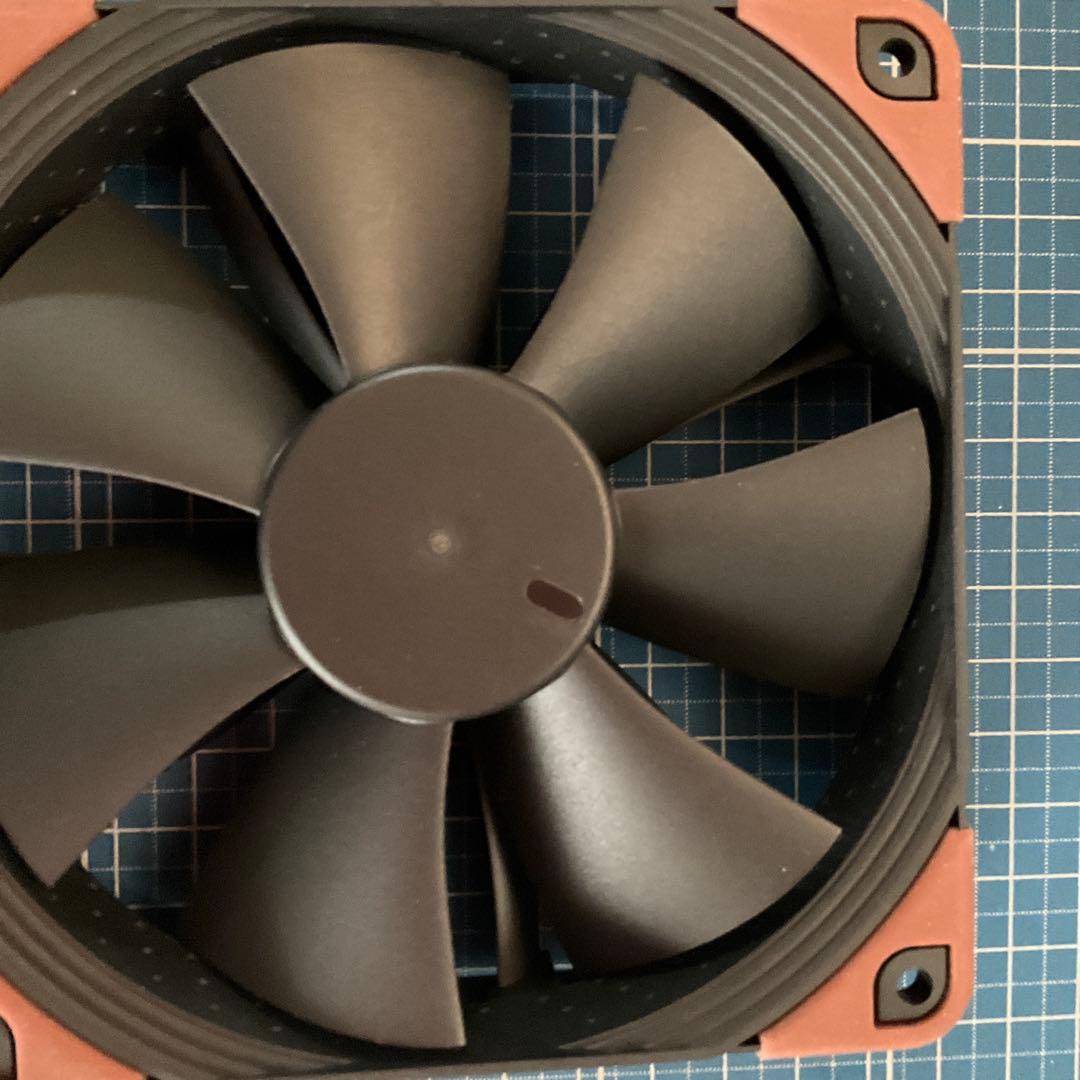 NF-F12 industrialPPC-2000 PWMファン 3個とおまけ