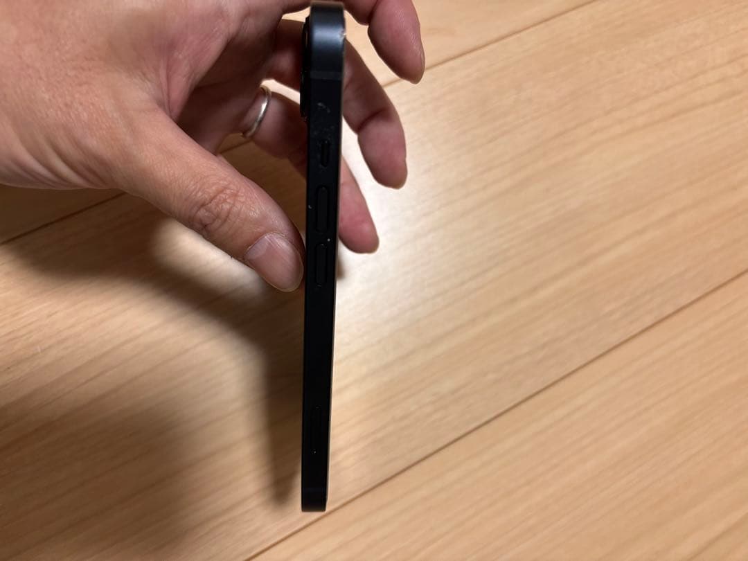 Apple iPhone 13 ブラック　本体　simフリー