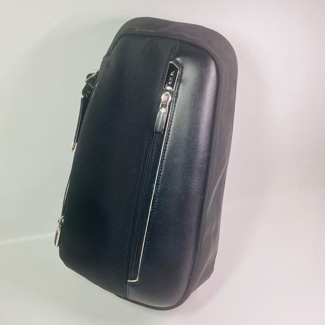 TUMIトゥミ Arrive マーティン スリングバッグ0255010d2