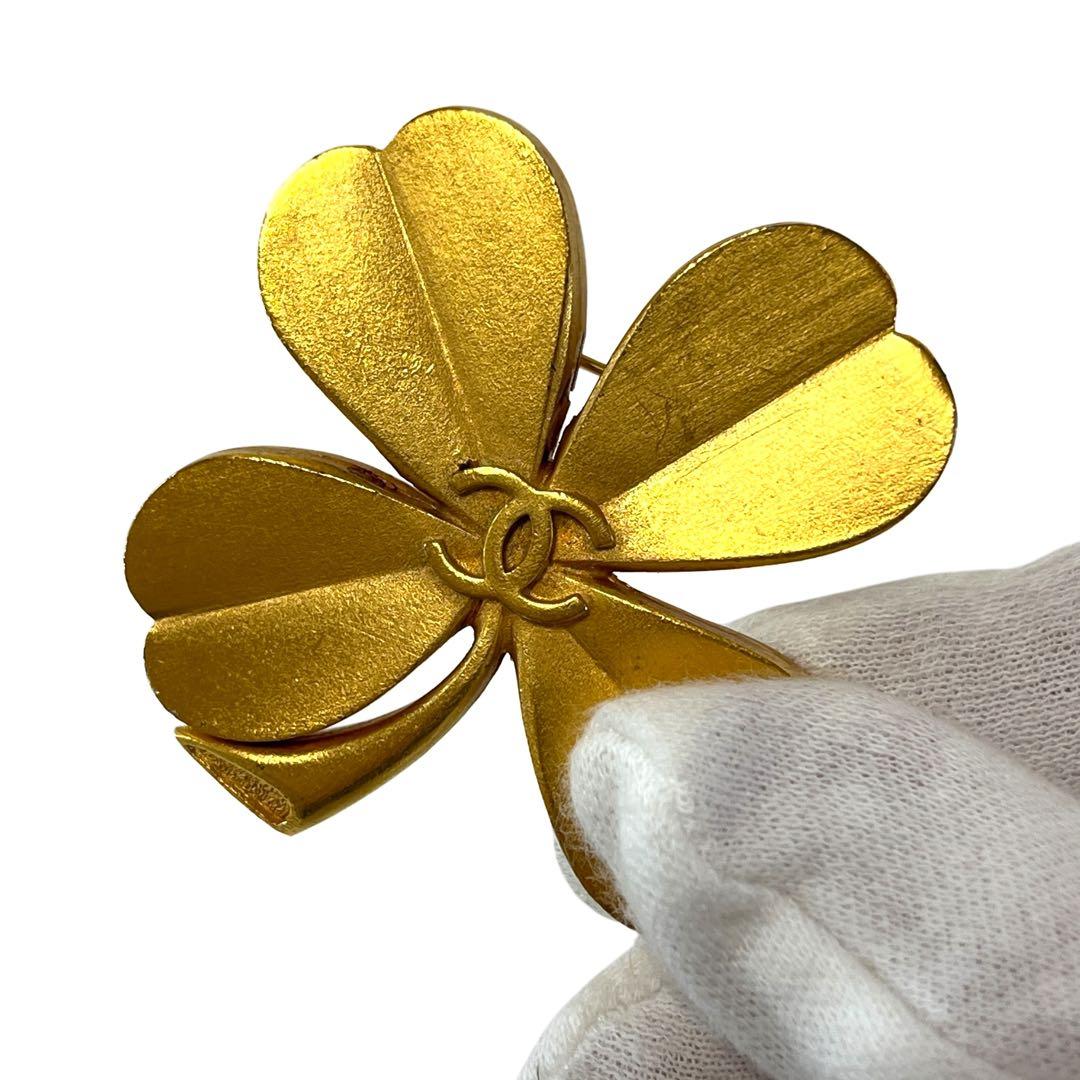 CHANEL シャネル ブローチ クローバー ココマーク 94P ゴールド