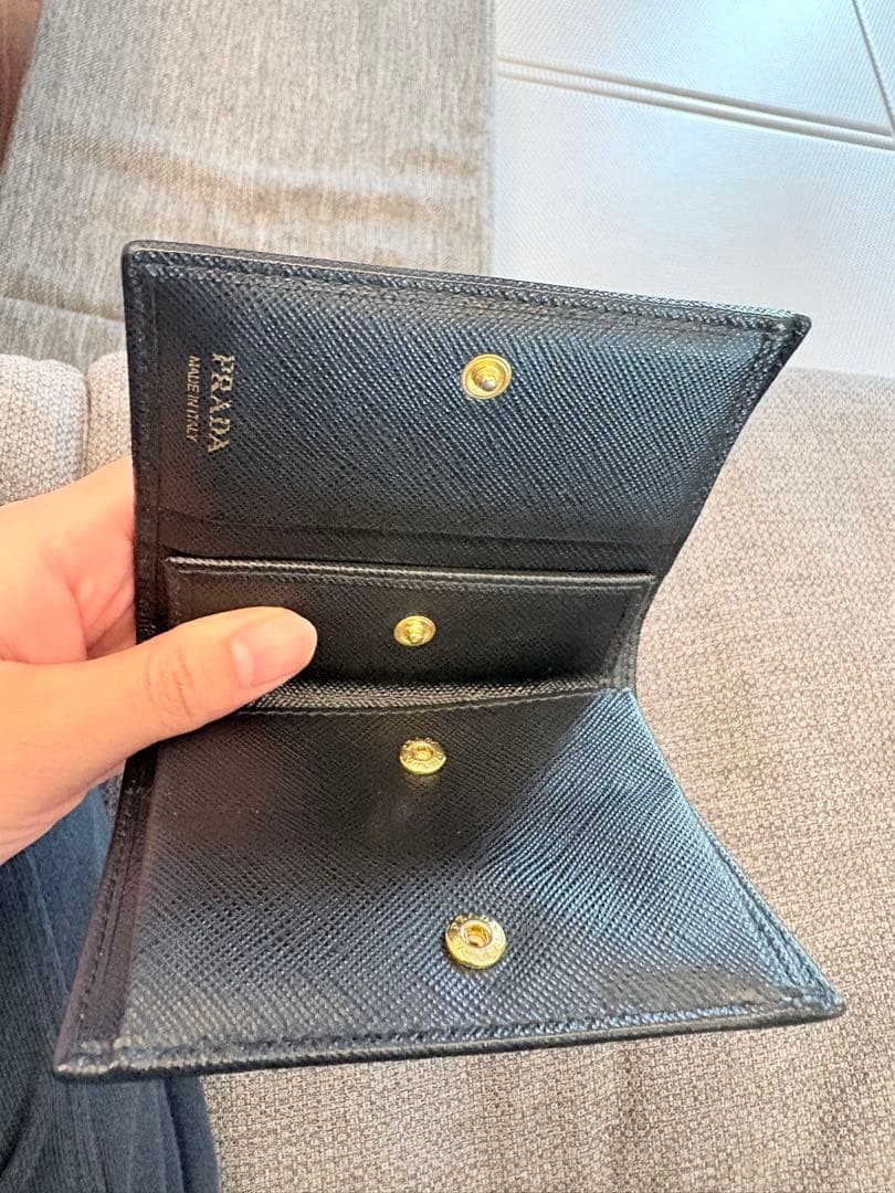 美品　PRADA財布　ブラック