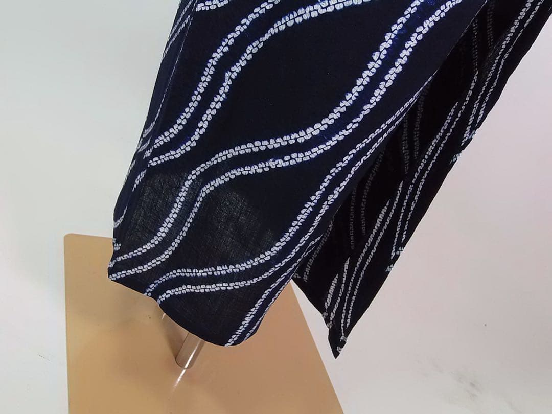 ほぼ美品 有松絞り浴衣 立涌文様　 藍染 夏にぴったりの涼やか着物