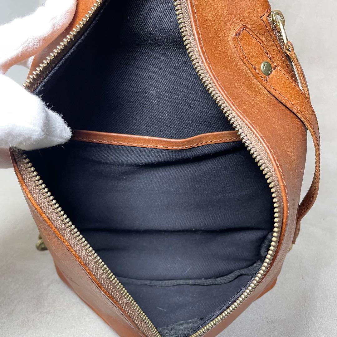 【極美品・廃盤品】ryu ボディーバッグ レザー ショルダーバッグ メンズ 茶