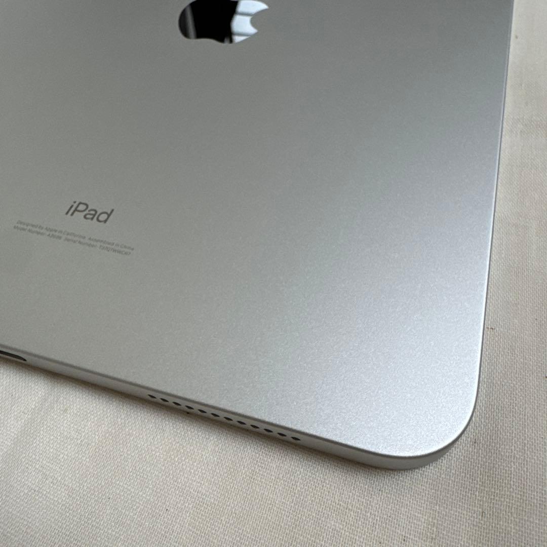 iPad(第10世代)　Wi-Fiモデル　64GBシルバー