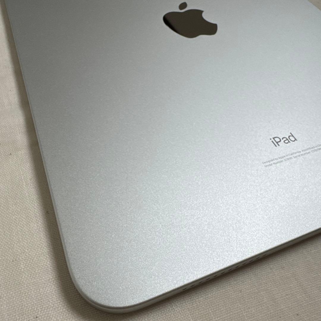 iPad(第10世代)　Wi-Fiモデル　64GBシルバー