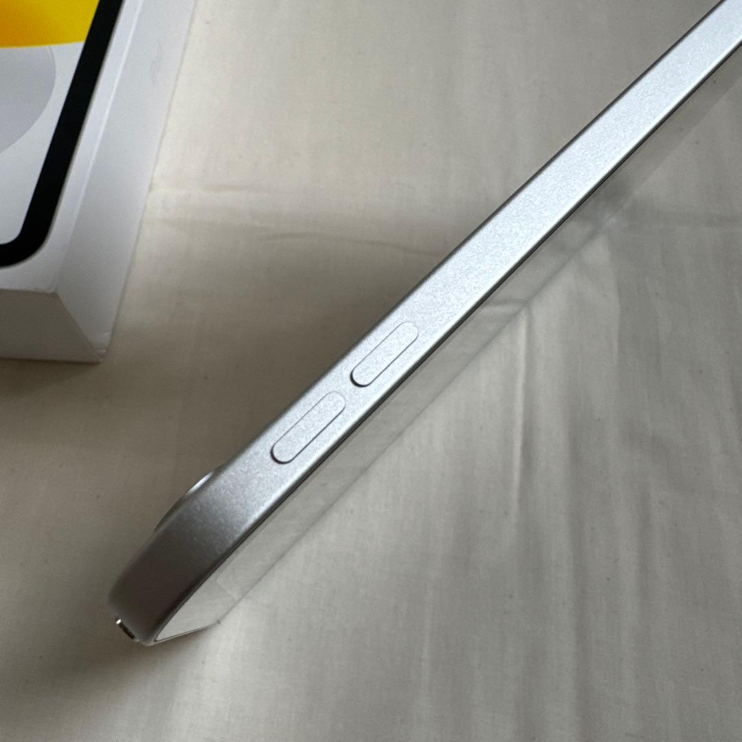 iPad(第10世代)　Wi-Fiモデル　64GBシルバー