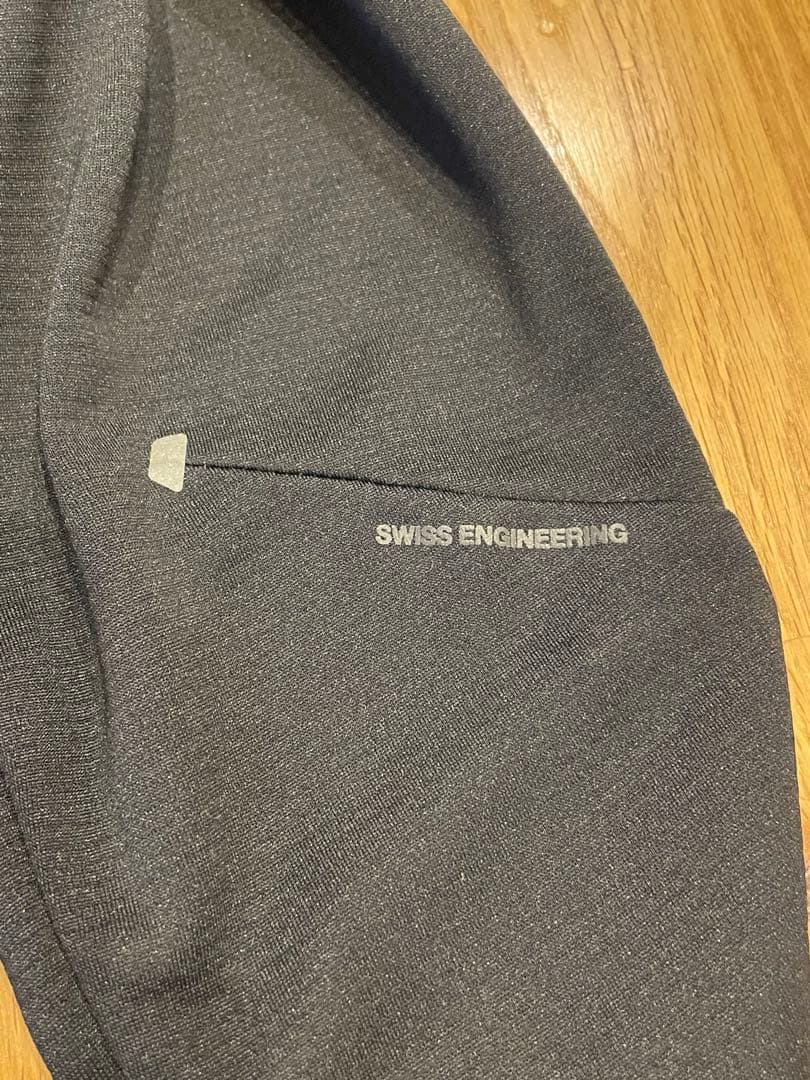 【美品】on オン ランニングウェア フード レディース Sサイズ