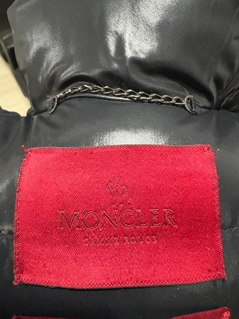 モンクレール ブラック フード付きダウンジャケット