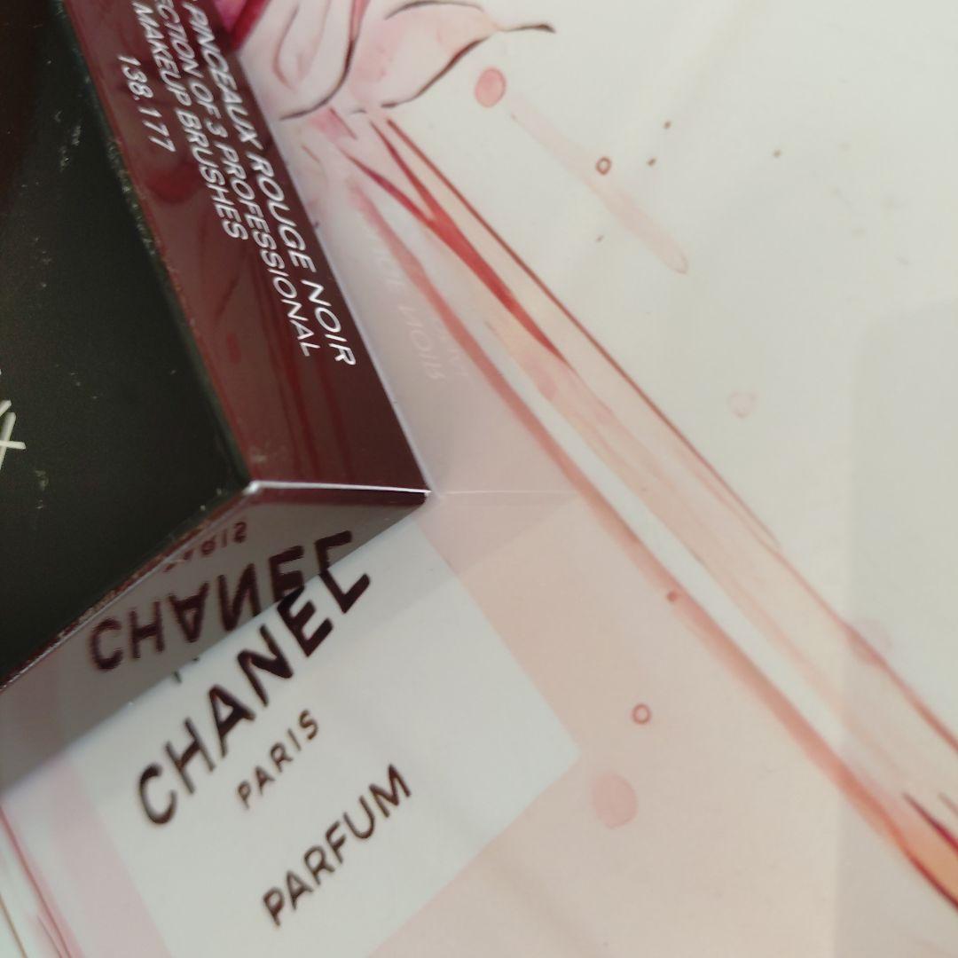 レ　バンソー　ルージュ　ヌワール✫サブリマージュリキッドファンデーションブラシ