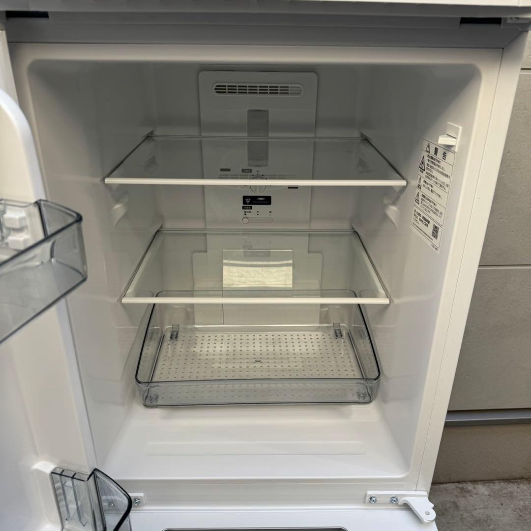 211⭐️2023年製美品★シャープ　冷蔵庫　右、左開き　ガラス扉　一人暮らし