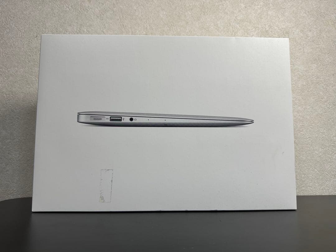 【初期化済】Apple MacBook Air 11-inch (2015)