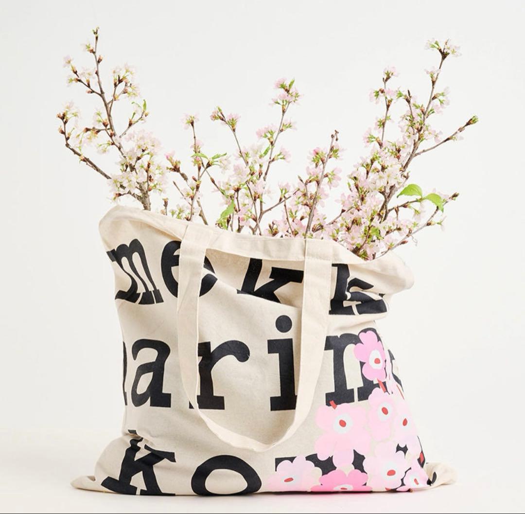 新品marimekko ノベルティSakura moment トートバッグ