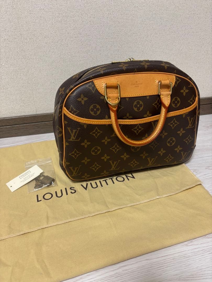 LOUIS VUITTON モノグラム トゥルーヴィル　ハンドバッグ