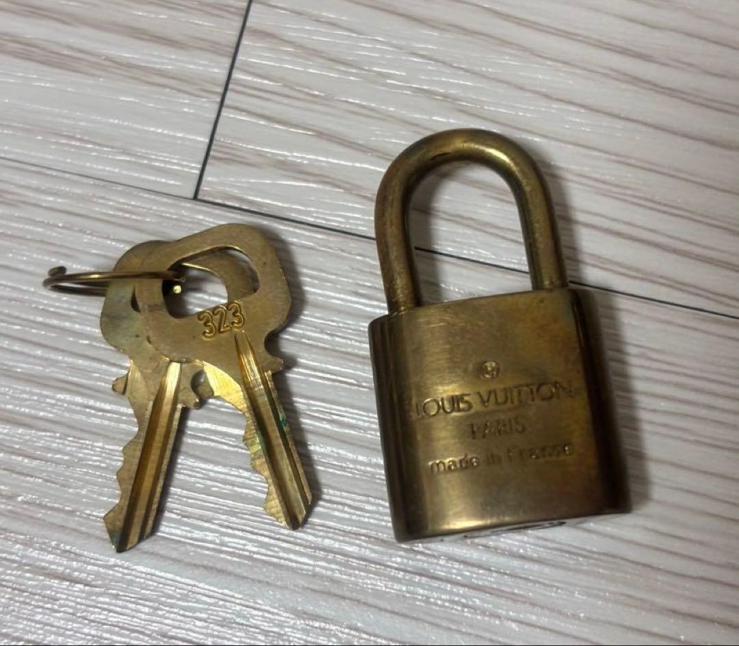 LOUIS VUITTON モノグラム トゥルーヴィル　ハンドバッグ