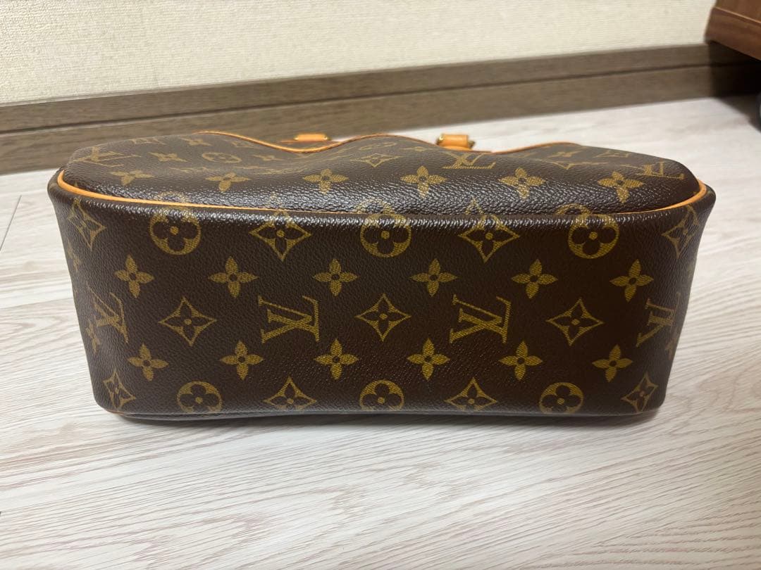 LOUIS VUITTON モノグラム トゥルーヴィル　ハンドバッグ