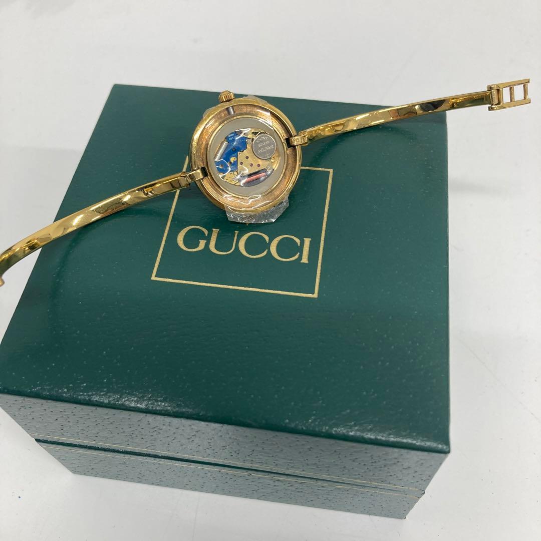 GUCCI カラフルバンド付きデザインウォッチ