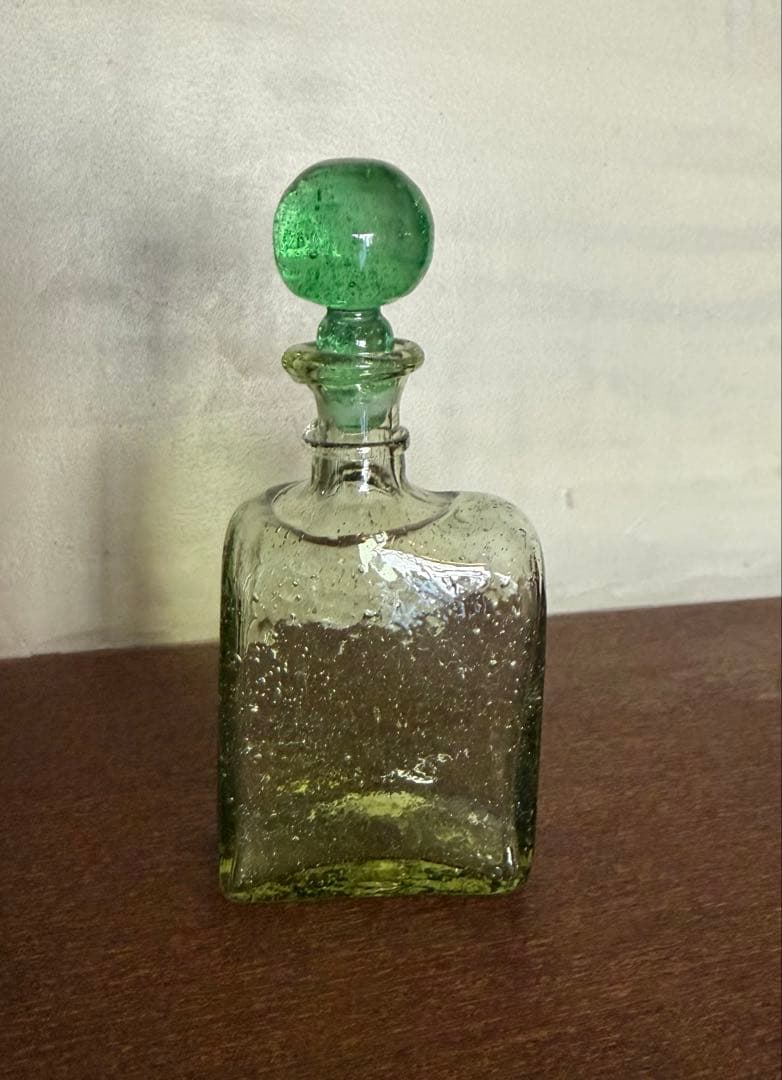 横山秀樹　栓付きガラス瓶