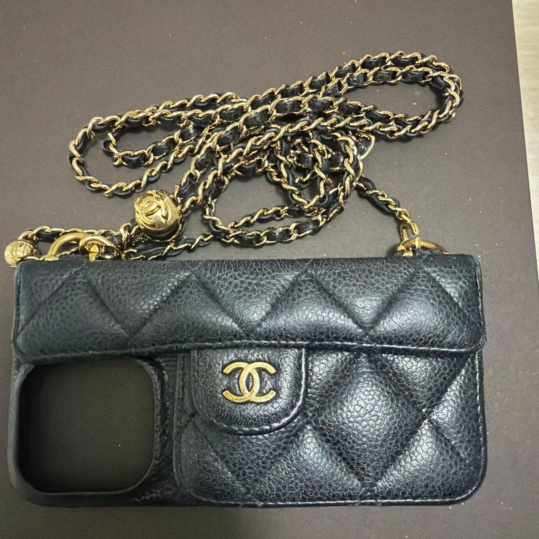 CHANEL iPhone14proブラックレザー ショルダーケース